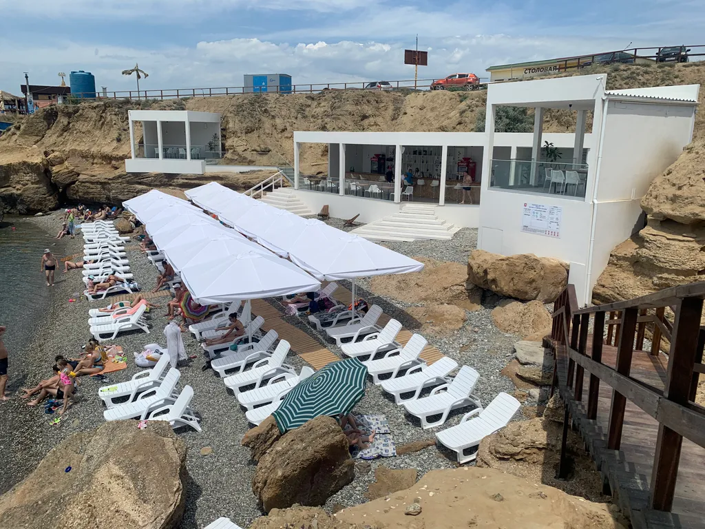 Индивидуальный трехкомнатный эко-дом с террасой и кухней Ветер Перемен