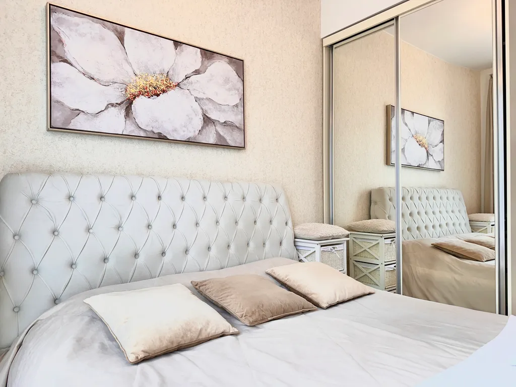 2-комнатный апартамент в ЖК White Sails с бассейном и парковкой