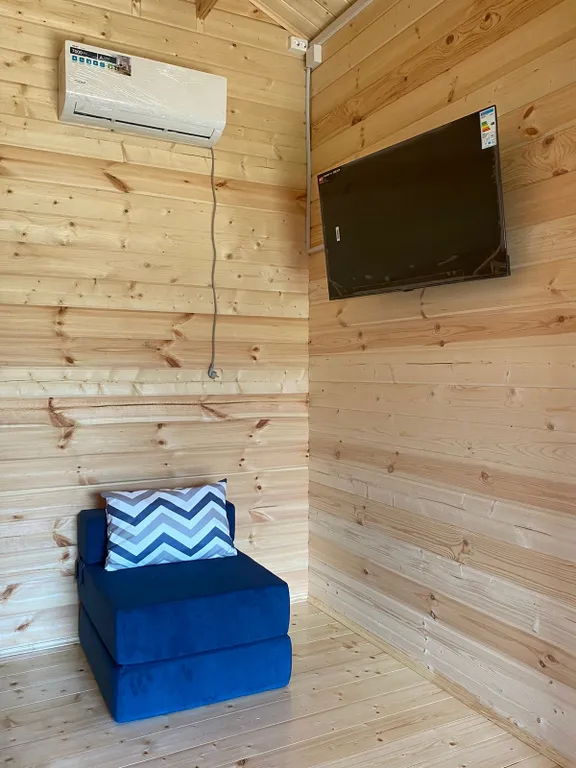 Домик на берегу Камского моря