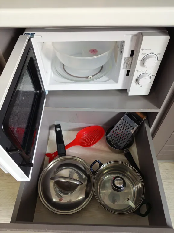 Студия у ледовой арены Трактор