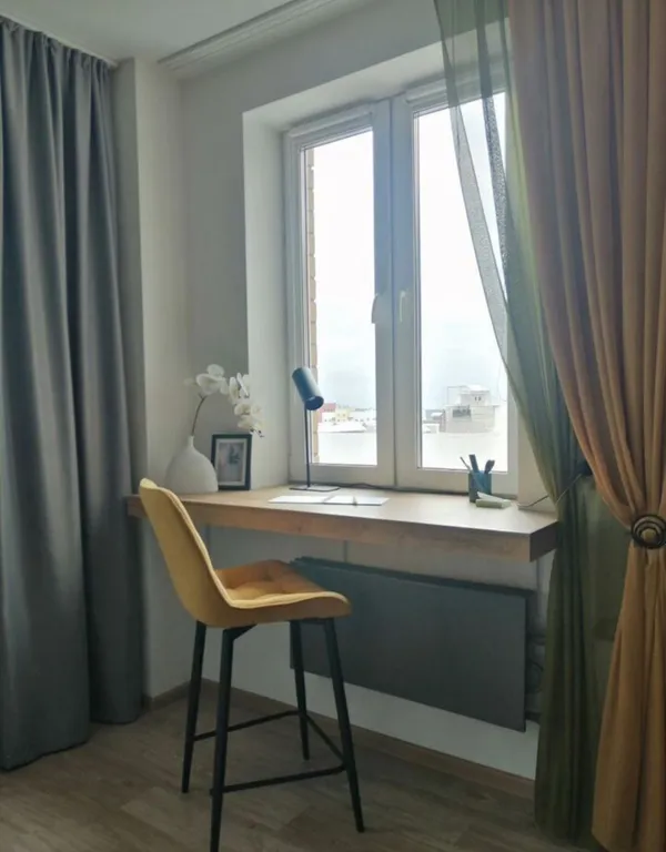 Чистaя cветлая пpоcторная студия cо свежим pемонтом