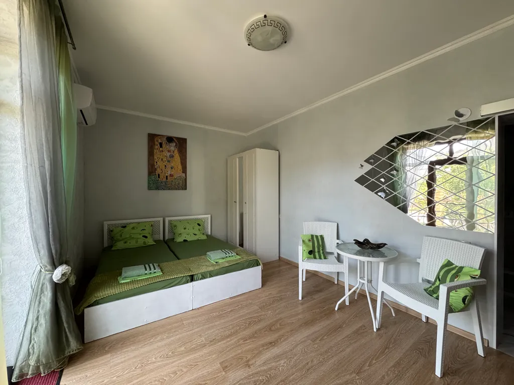 Квартира Уютная студия с дизайнерским ремонтом и балконом — аренда посуточно в Сукко