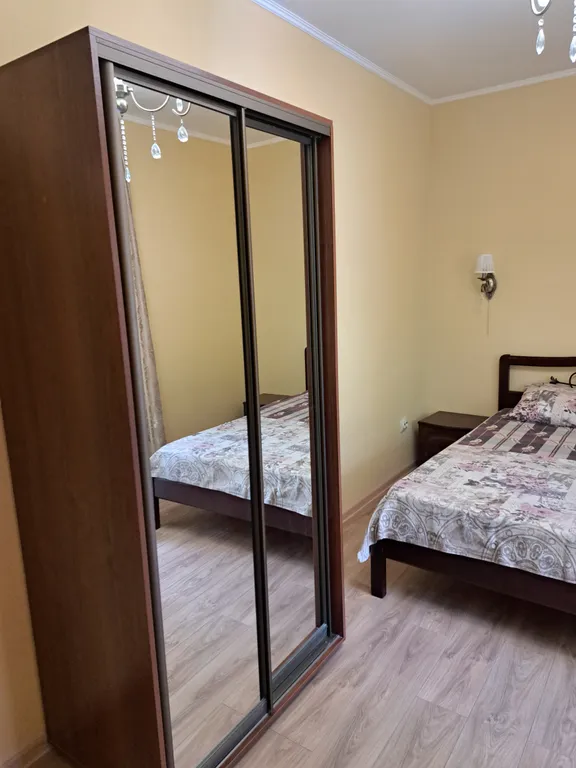 Уютный номер в центре с выходом на Кипарисовую аллею