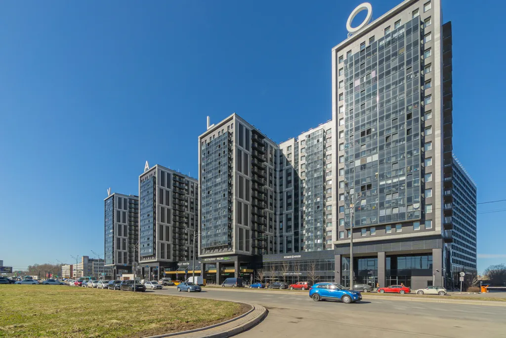 Квартира Новые апартаменты с большой кроватью напротив метро, до центра 15 минут — Санкт-Петербург