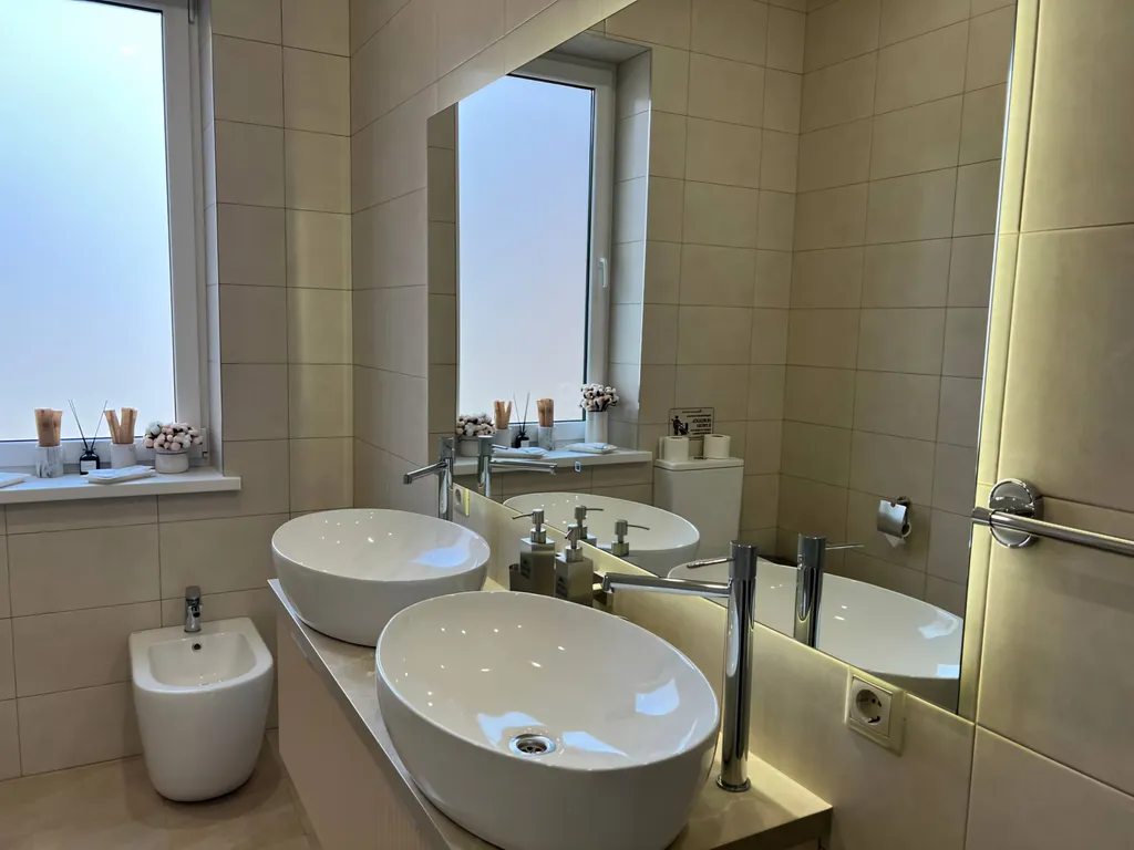 Дом в лесу с теплым бассейном и баней