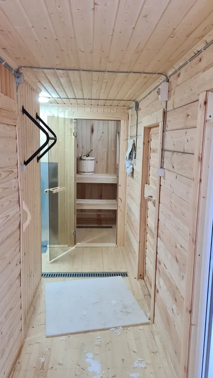 З-комнатный дом У Озера в лесу