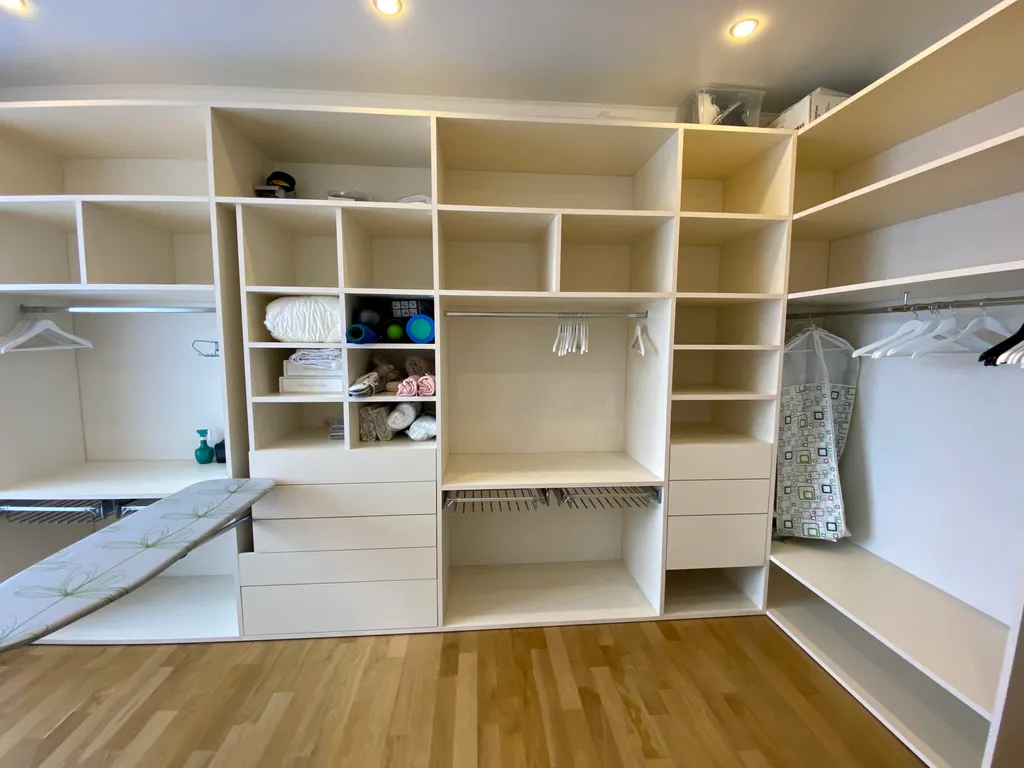 Просторный апартамент с видом на комсомольский парк рядом с озером