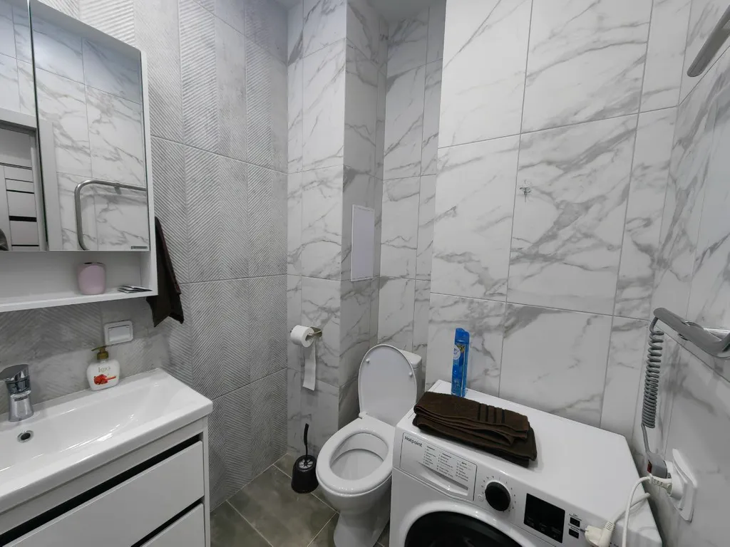 Квартира с новым ремонтом в закрытом ЖК Янтарь