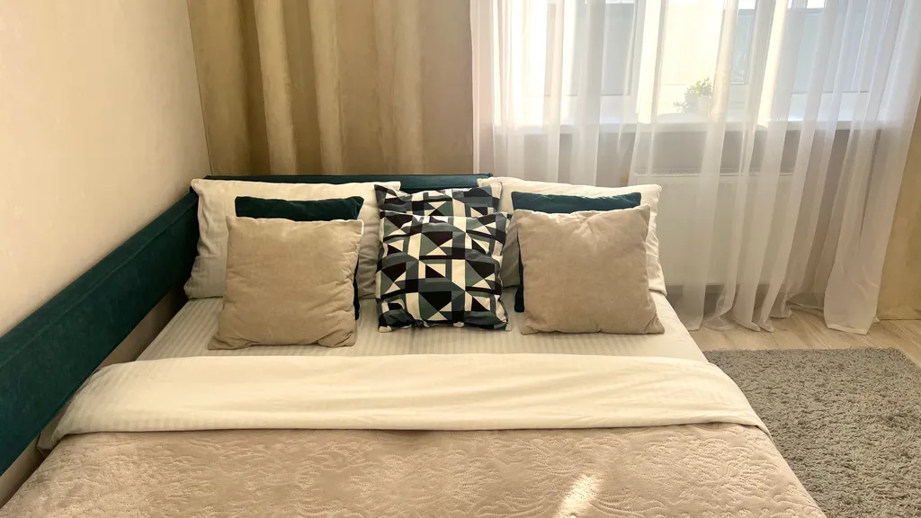 Красотка Кристина на Броско командированным и туристам города