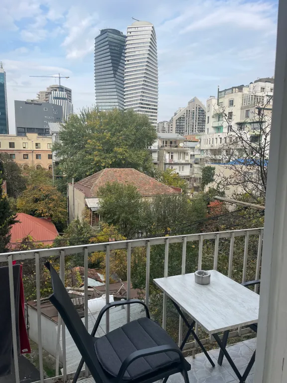 Апартаменты с балконом рядом с парком Ваке