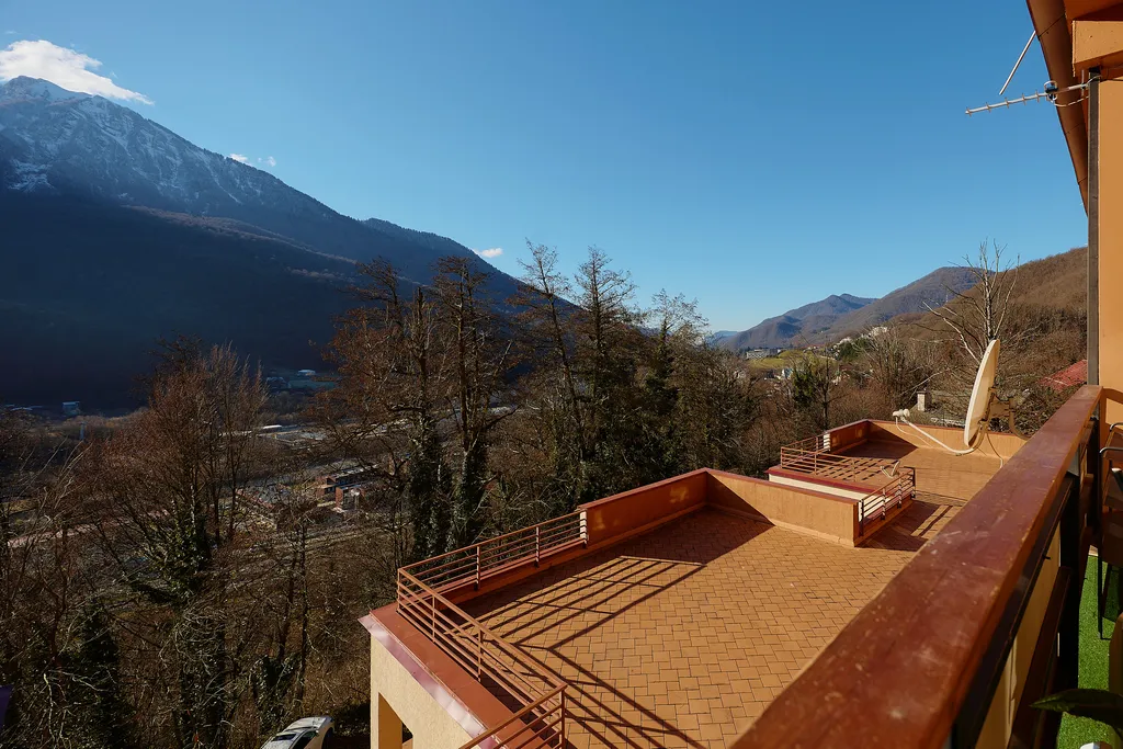 Стильный апартамент с видом на горы