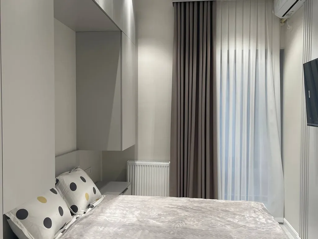 Малая в центре