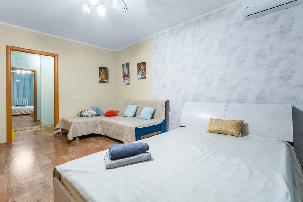 Уютная квартира около ТРЦ Кристалл