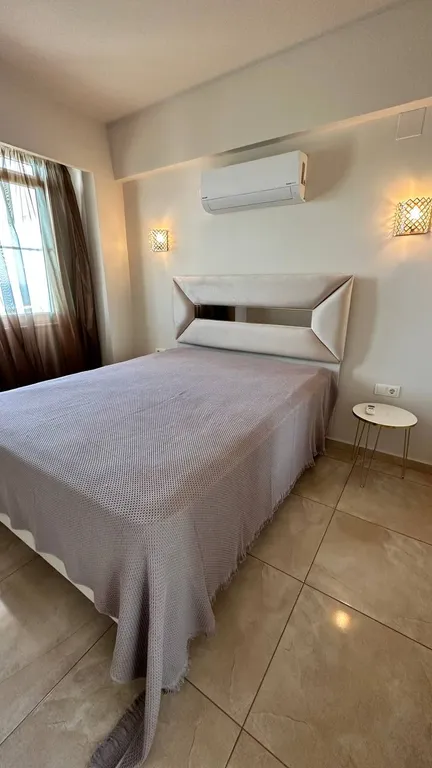 Квартира на Средиземном море с бассейном и горками