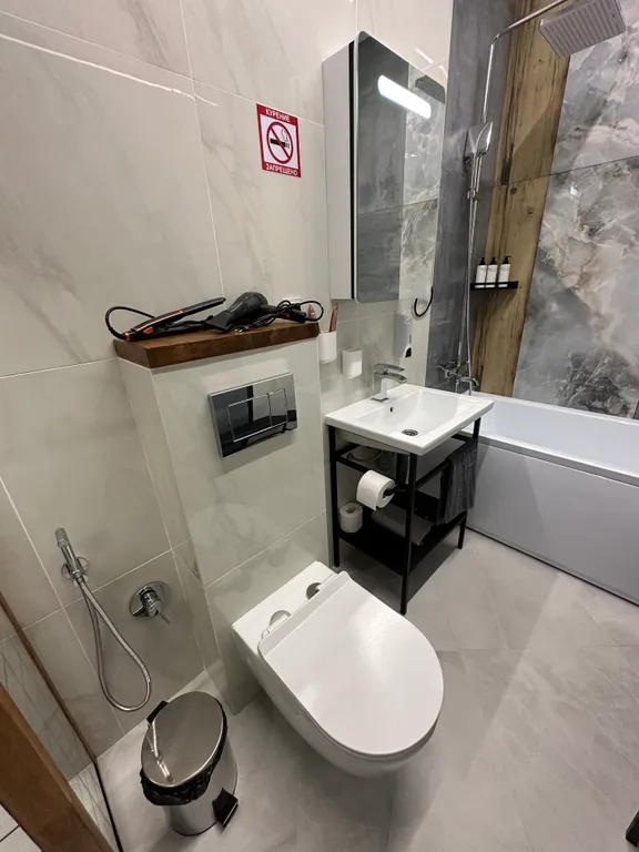 Коттедж Однокомнатный Loft-таунхаус с отдельным входом и личным двориком — Нахабино