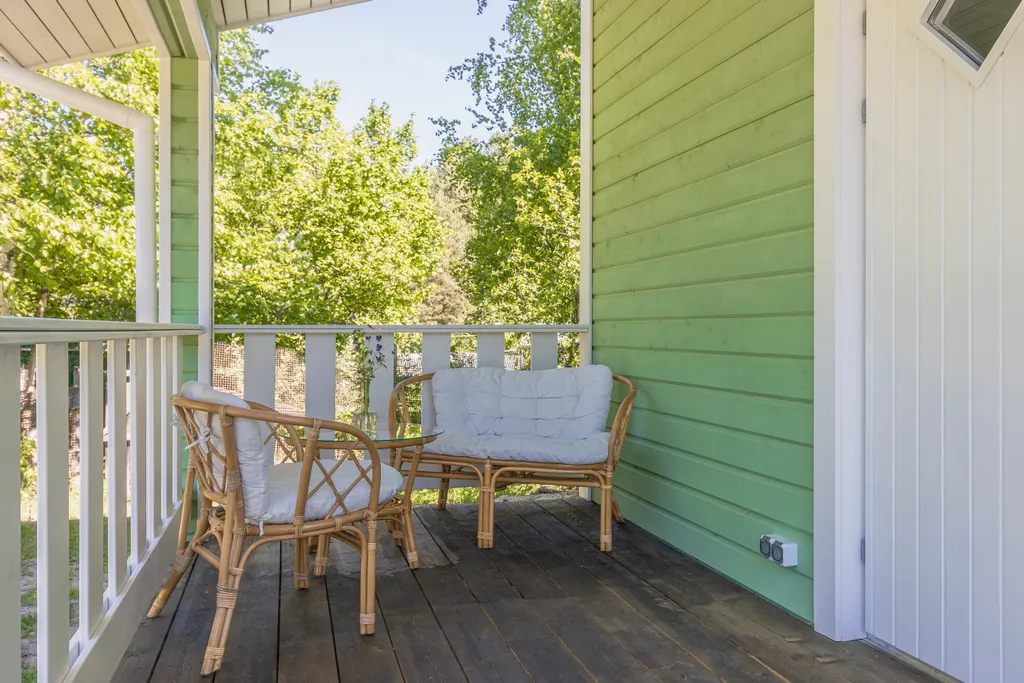 Коттедж Дом с бассейном в Карелии — Деревянное