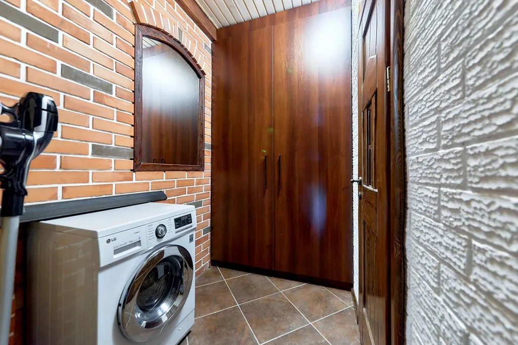 Шале с баней бассейном и видом на озеро