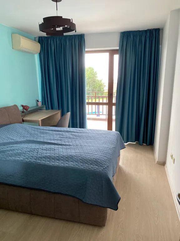 Апартамент с видом на море и бассейном