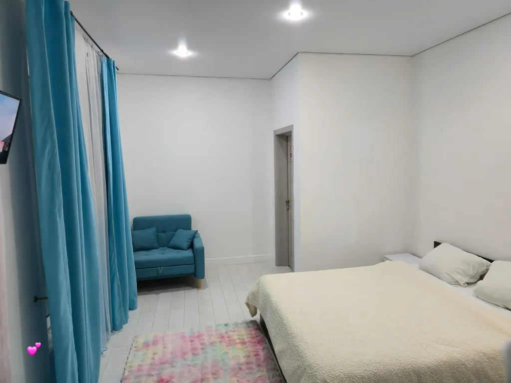 Квартира Квартира Трёхместный номер в центре города с зоной отдыха и бассейном — Темрюк