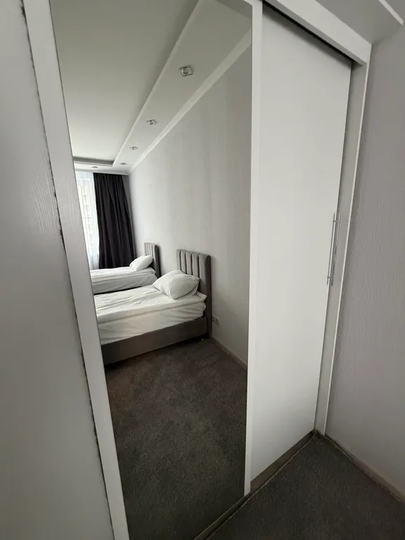 Шикарная двухкомнатная квартира с кузней- гостиной с видом на лес