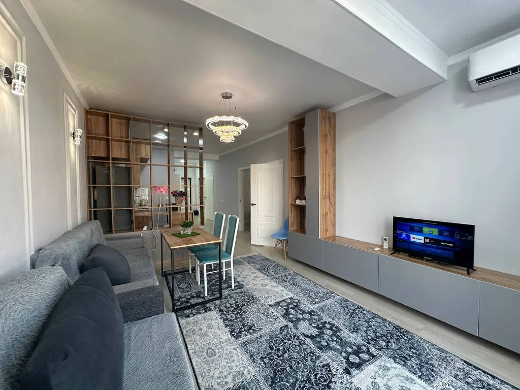 Bay tash residence in center city