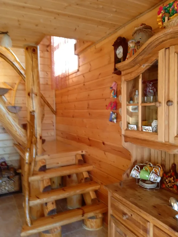 Домик с русской баней на берегу реки