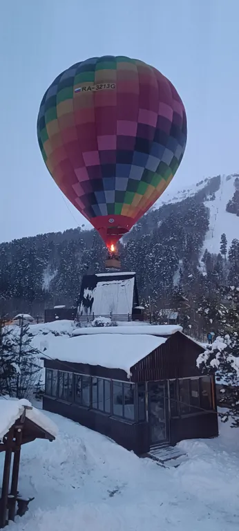 Таунхаус у озера с видом на горы