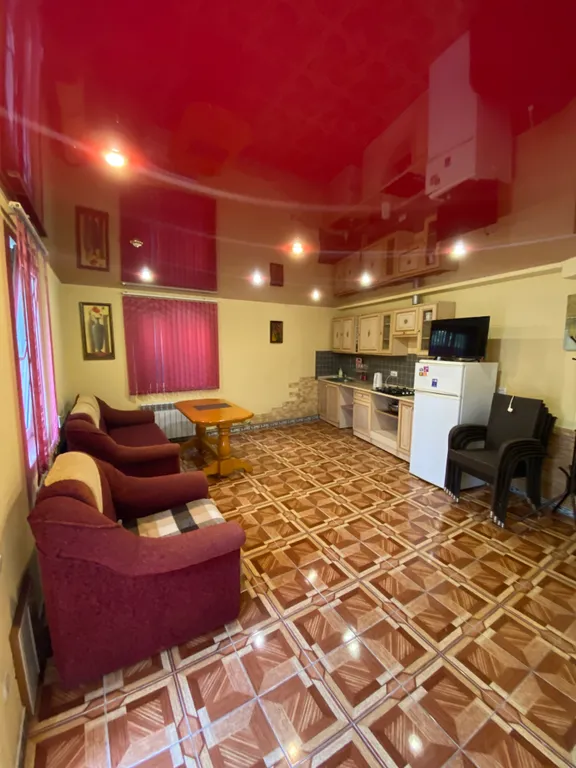 Дом с бассейном у Массандровского дворца