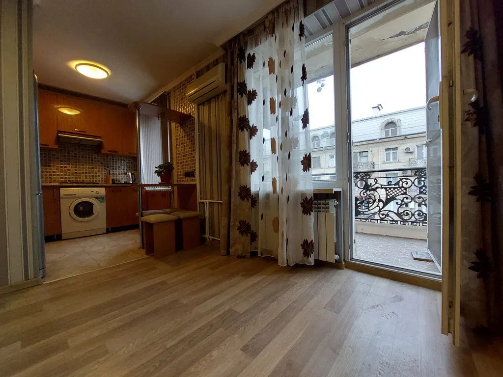 Прекрасная двухкомнатная квартира в самом центре Баку