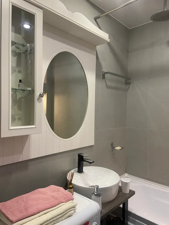 У леса, с ремонтом и 2 кроватями Переезжайте с одним чемоданом!