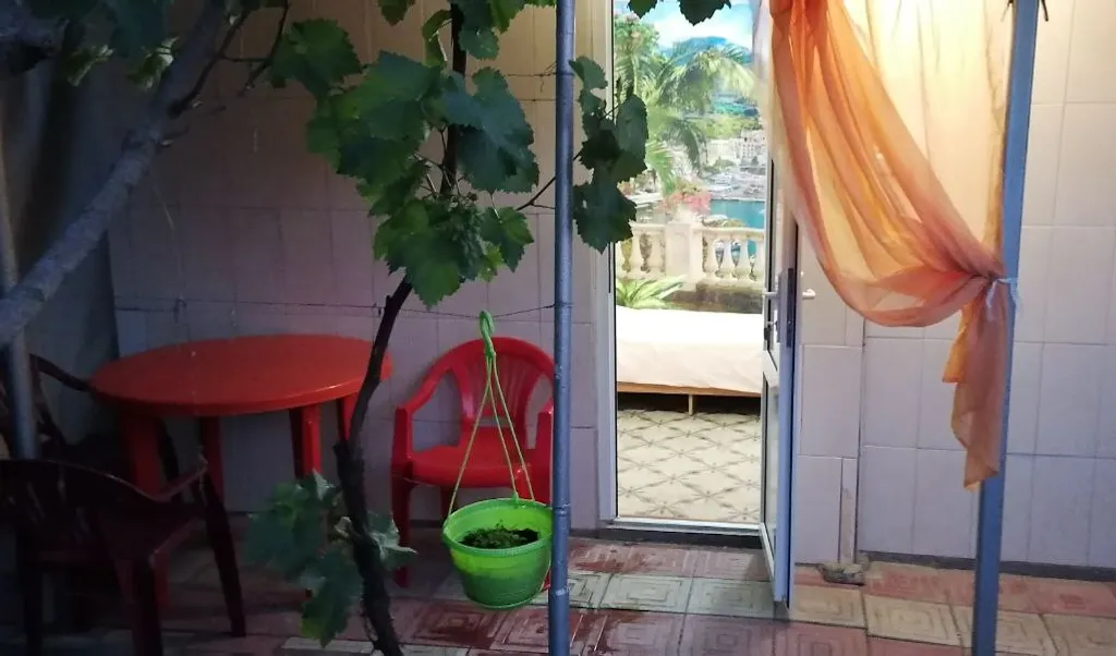 Коттедж Двухместный домик со своей беседкой — аренда посуточно в Береговое (Феодосия)