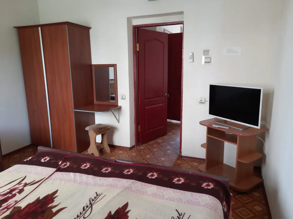 Квартира 2-комнатная Квартира — Евпатория