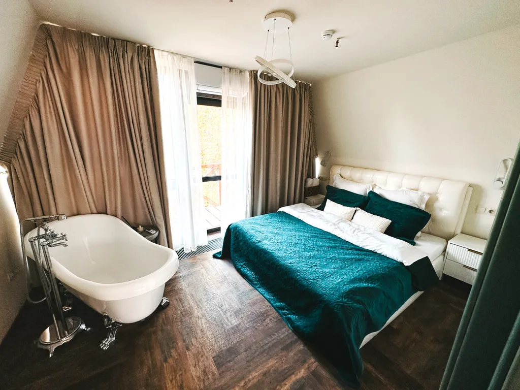 Треугольное Шале