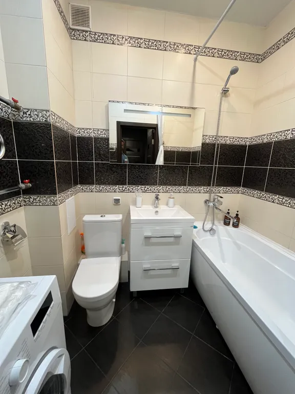 Квартира Вместительная квартира, закрытый двор, рядом с ТЦ Покровскай — Красноярск