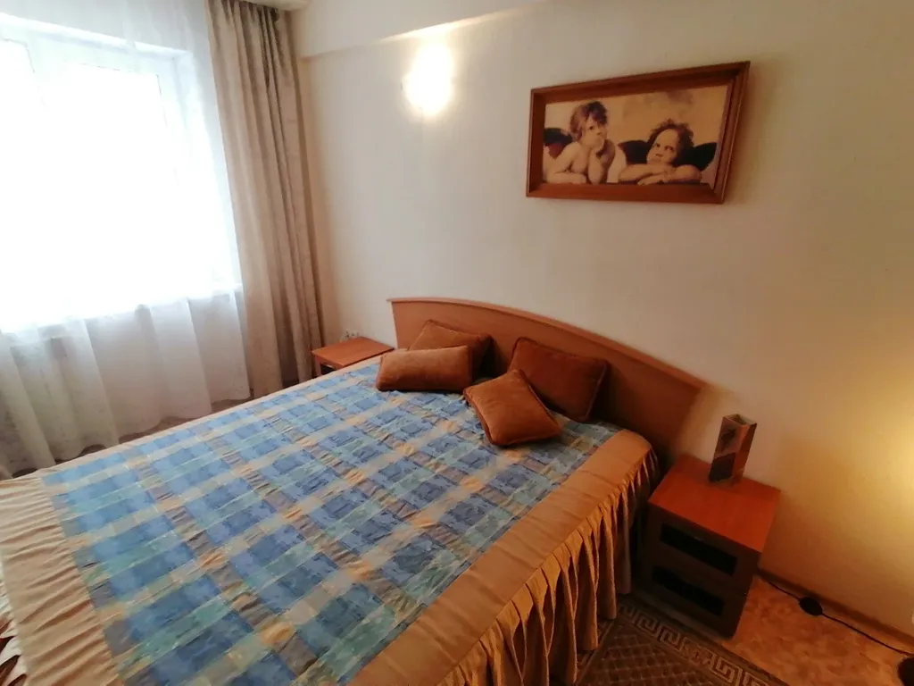 Квартира Голубой огонёк магазин радость центр города — аренда посуточно в Омск