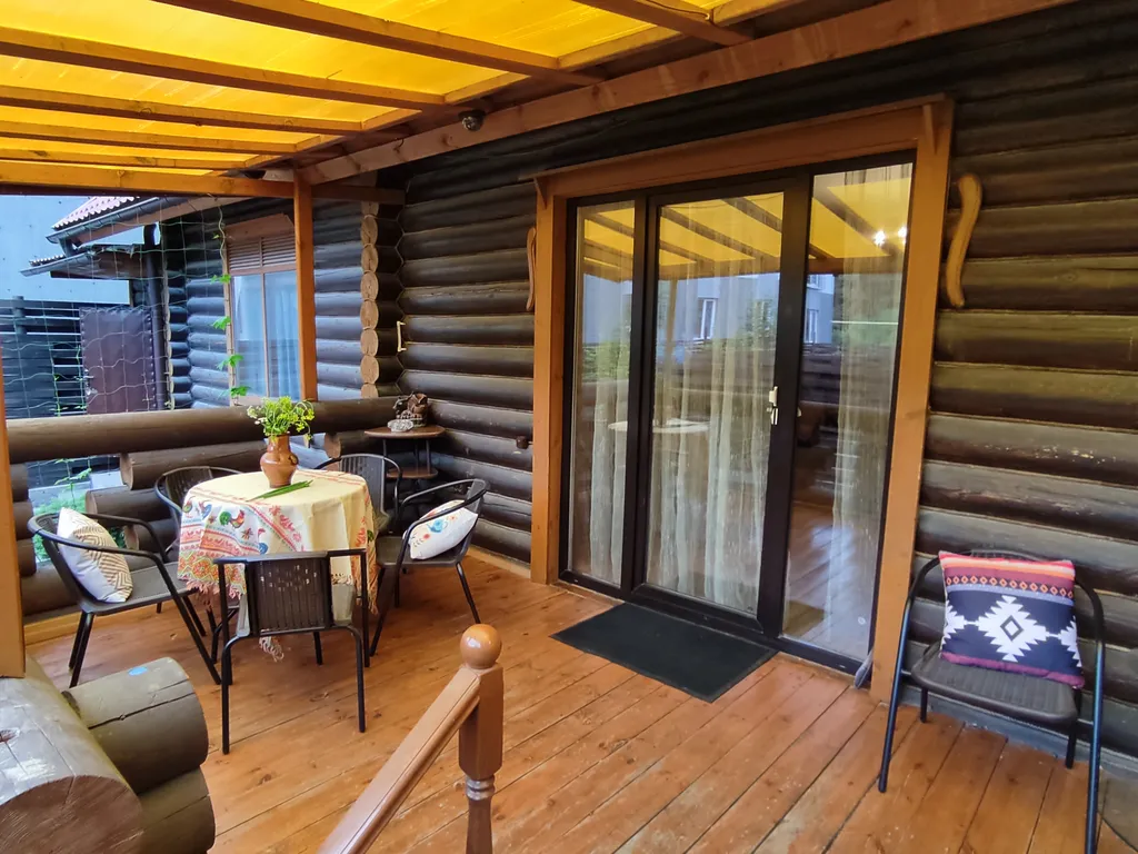 Бревенчатый дом