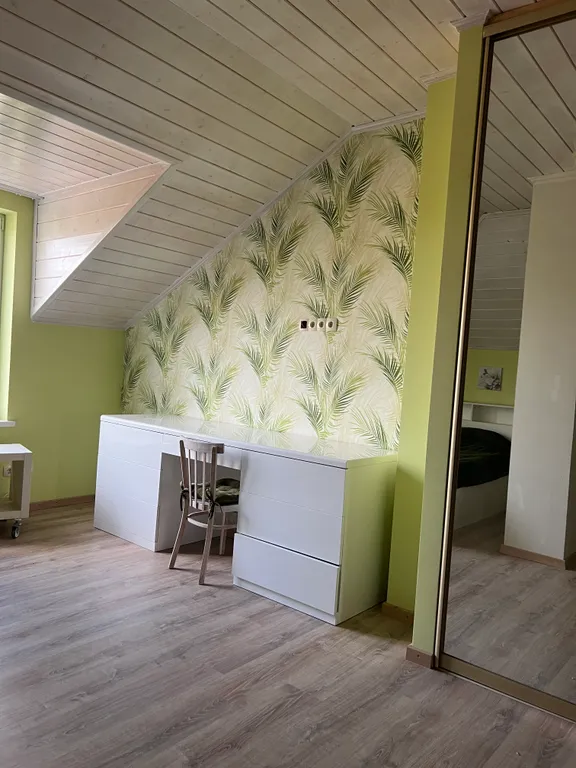 Загородный дом на берегу реки