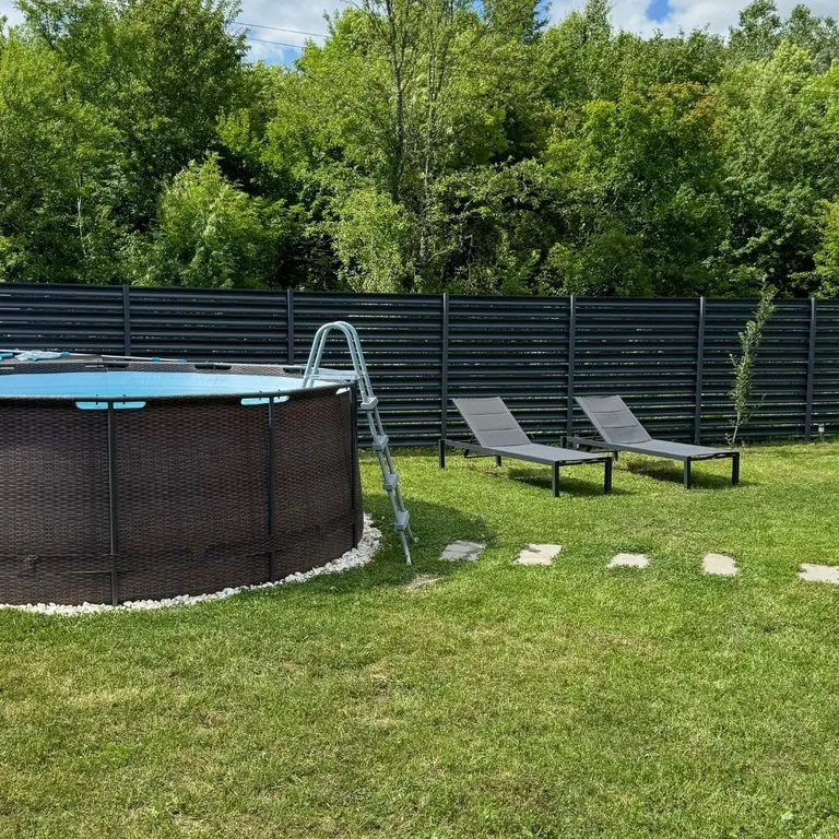 Собер Дача - частный дом рядом с лесом и винодельней