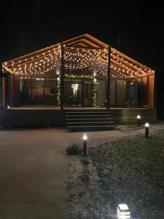 Современный барнхаус у леса рядом с городом