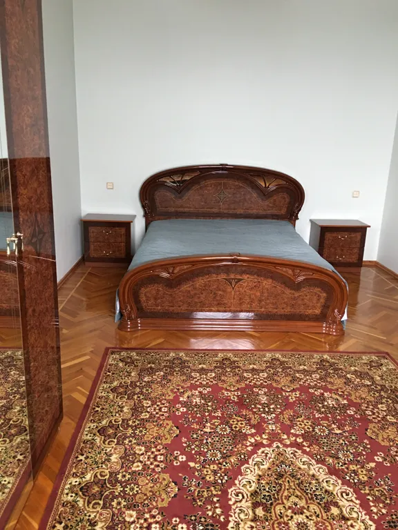 Большой уютный загородный дом с садом