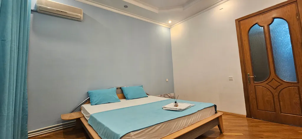 Квартира у ресторана Колорит