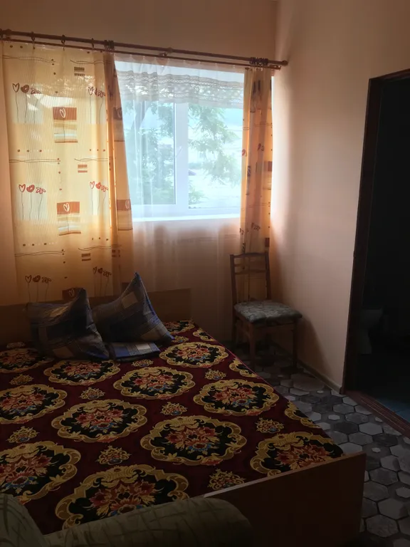 Комната возле Генуэзской крепости