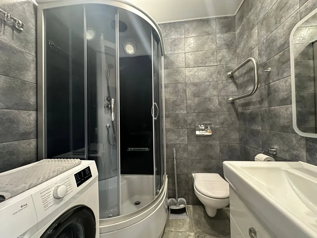 Дизайнерская студия Ls-family comfort вид на горы и город с 4 этажа