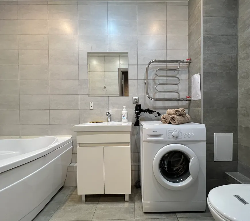 Студия на двоих у Аэропорта с панорамным окном