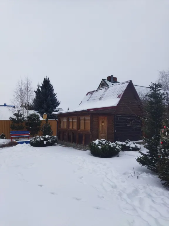 Небольшой уютный дом на спокойной улице