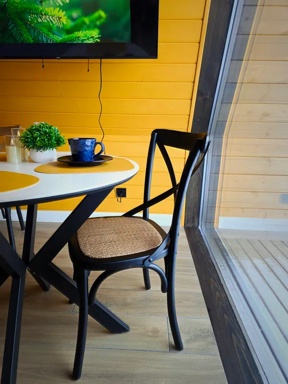 Дом на берегу реки