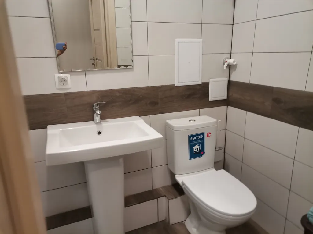 Квартира Современная студия на улице Мельникайте — Тюмень