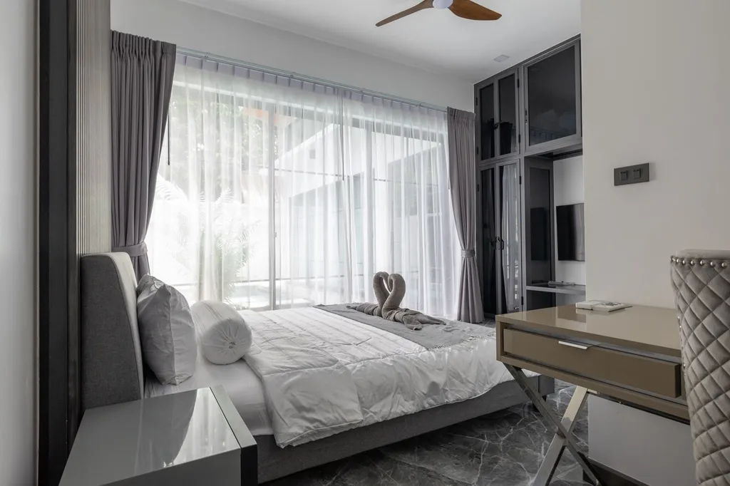 Вилла с частным бассейном в районе Най-харн