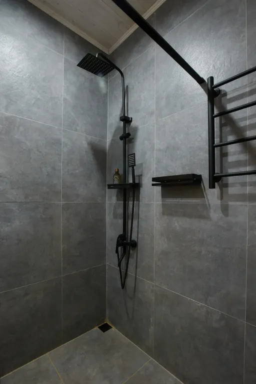 Большой дом для отдыха на берегу реки Кола