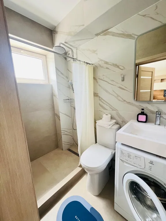 Квартира с бассейном на территории